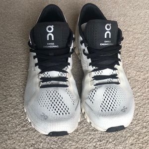 On Cloud X sneakers/running shoes (women’s size 7.5)